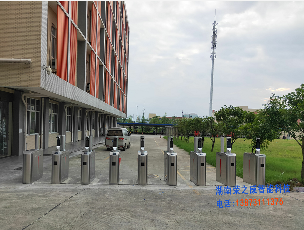 長沙伸縮門,長沙電動(dòng)門,長沙電動(dòng)伸縮門,長沙伸縮門,長沙電動(dòng)伸縮門廠
