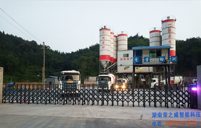 長(zhǎng)沙伸縮門,長(zhǎng)沙電動(dòng)門,長(zhǎng)沙電動(dòng)伸縮門,長(zhǎng)沙伸縮門,長(zhǎng)沙電動(dòng)伸縮門廠